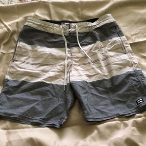 Billabong boardshorts size 29